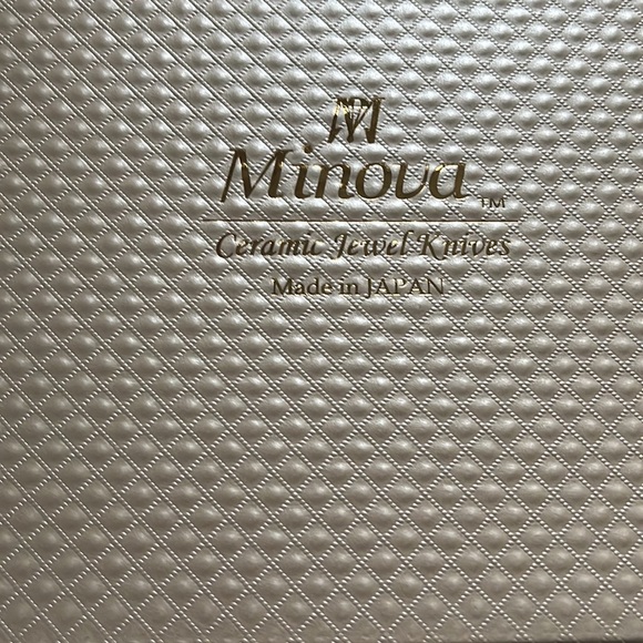 NWOT Minova Ceramic Jewelled Knives set - Picture 5 of 10